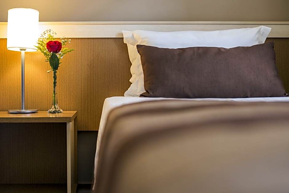 Astron Hotel Bauru by Nobile