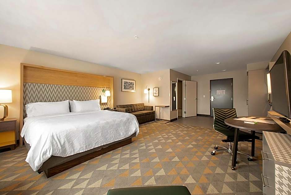 Holiday Inn & Suites Decatur-Forsyth By IHG