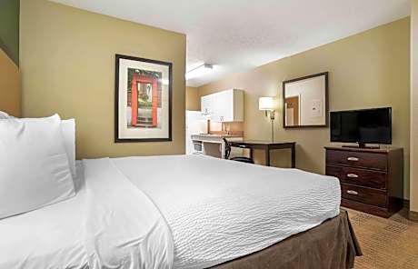 Studio King Accessible Non-Smoking