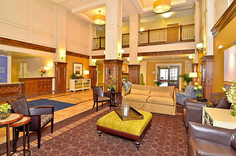 Holiday Inn Express Hotel And Suites Williston