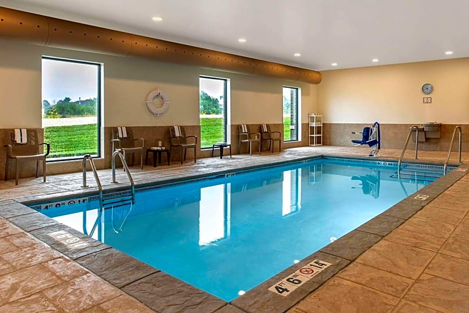 Comfort Inn and Suites Ames near ISU Campus