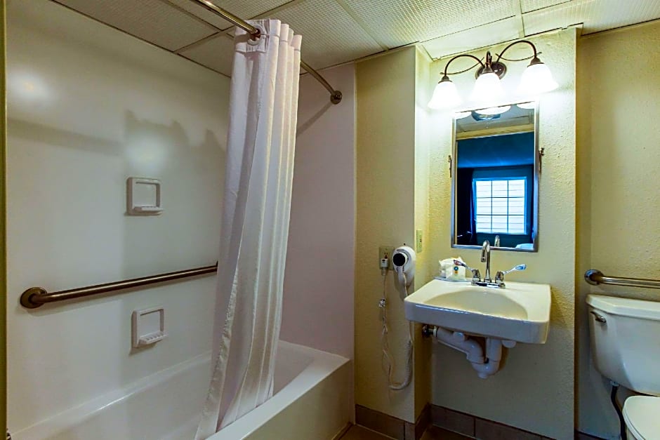Quality Inn & Suites West Chester