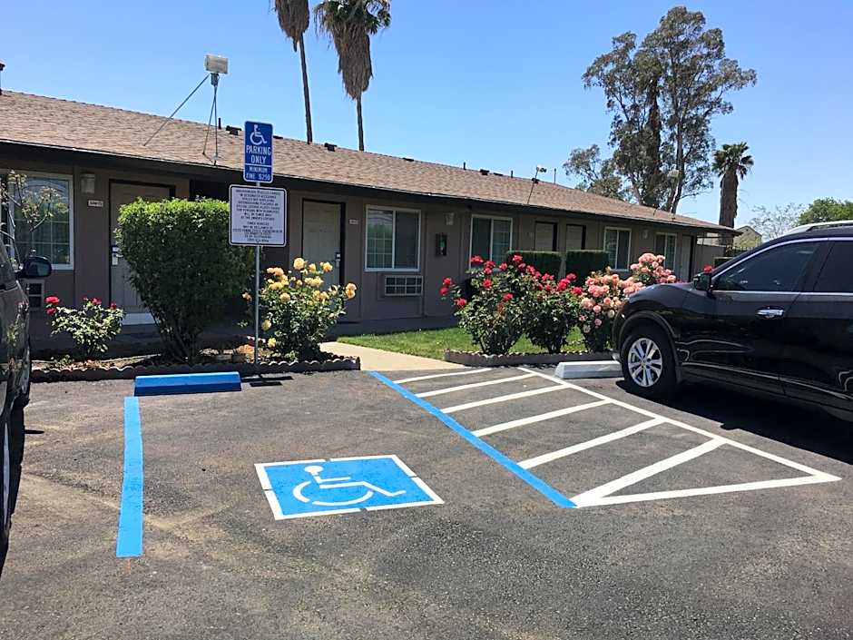 Photo 1 of 42 of Maple Inn and Suites Los Banos