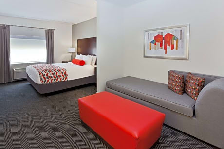 Photo for ACCESSIBLE - 1 KING,MOBILITY ACCESSIBLE,ROLL IN SHOWER,NSMK,FULL BREAKFAST