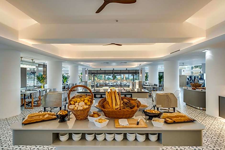 Pestana Delfim Beach & Golf Hotel