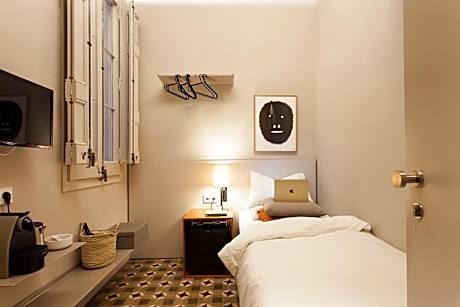 Interior Single room with Shared Bathroom (I)