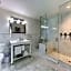 Vista LIC Hotel - Best Western Premier Collection