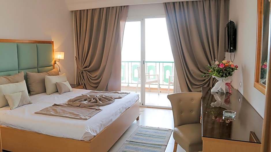 Hotel Marabout - Families and Couples Only
