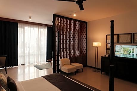 Club Suite with Sea View –  15% Discount on Food and Beverages