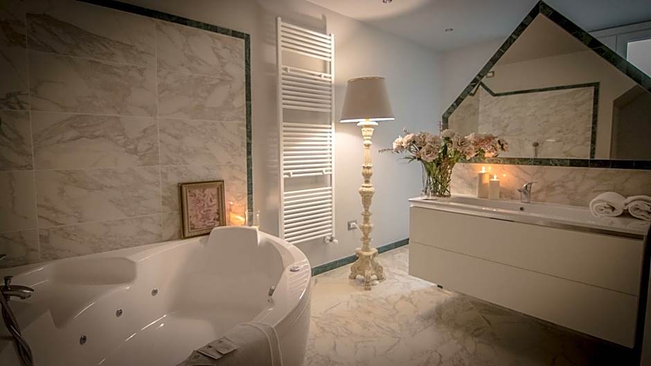 Breathtaking 4BD Apt 5min Walk to Duomo