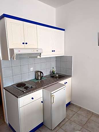 Studio with Sea View (2 Adults)