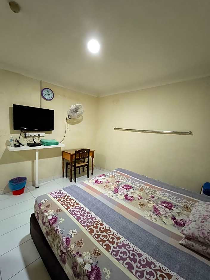 OYO 90895 Hotel Ikia