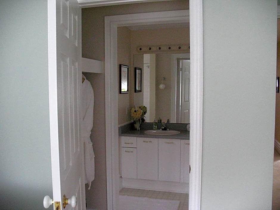 Molly's Retreat B and B