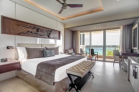 Luxury Presidential Two Bedroom ocean view Diamond Club