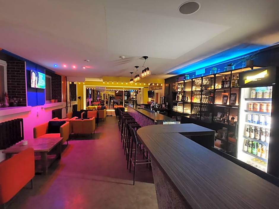 Tiki Taka Hostel & Pub