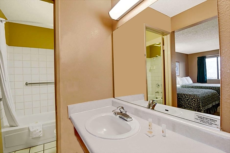 Days Inn by Wyndham El Paso Airport East