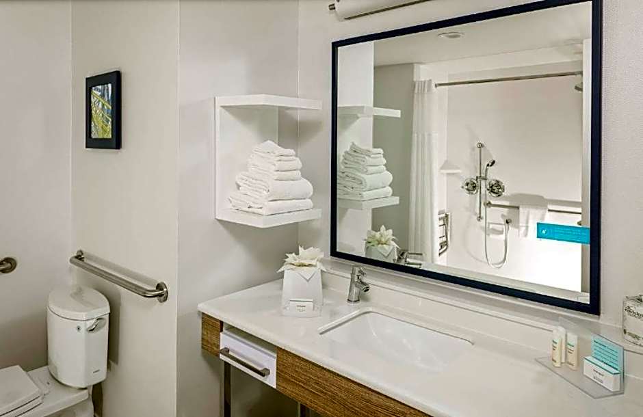Hampton Inn By Hilton Cranbury