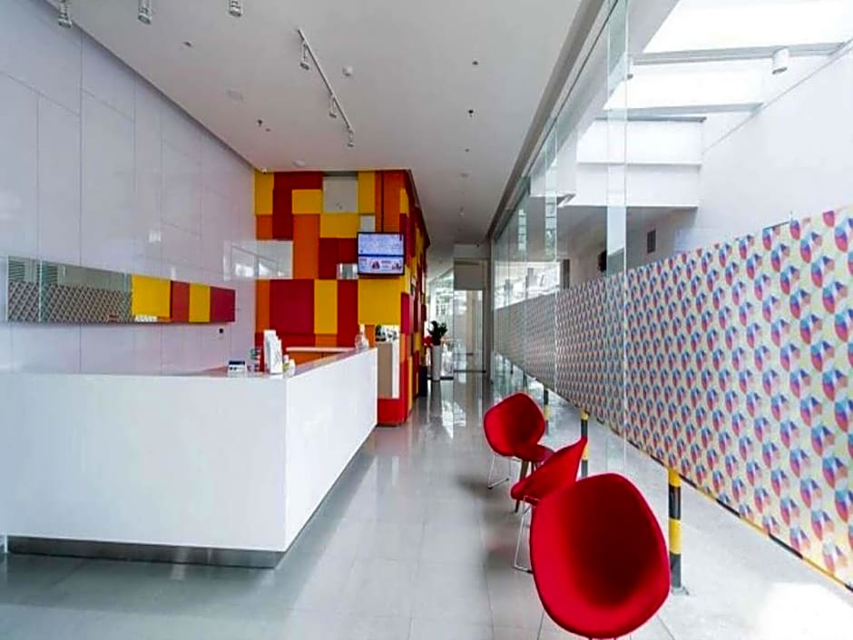 Zuri Express Mangga Dua