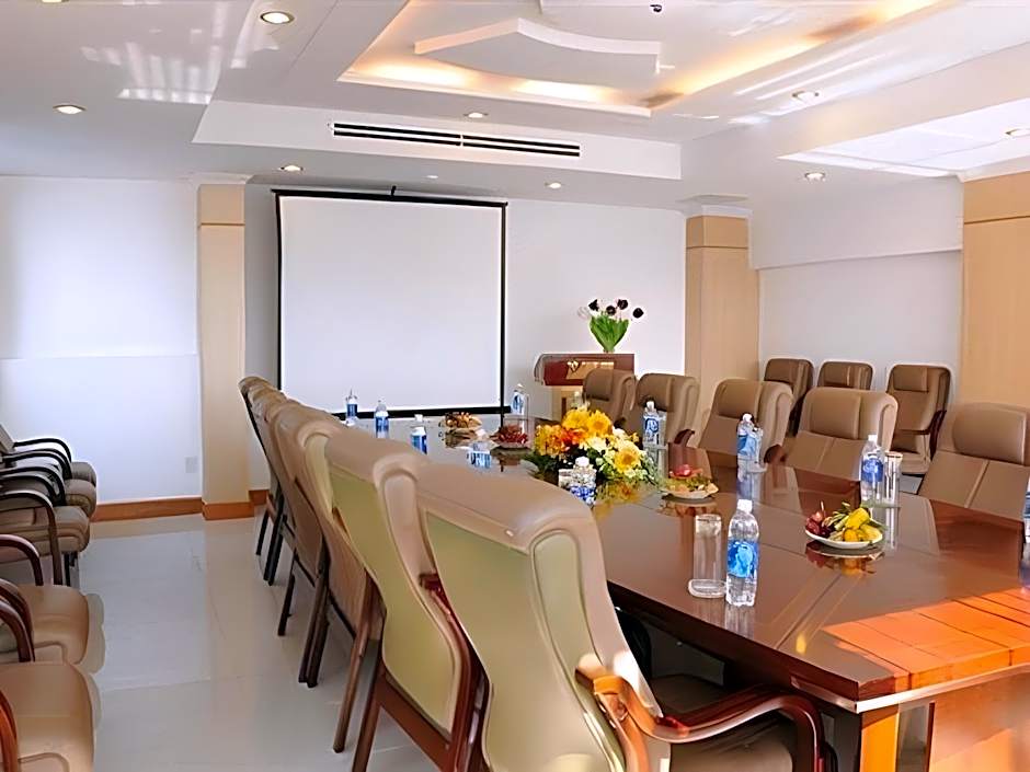 Central Park Saigon Hotel