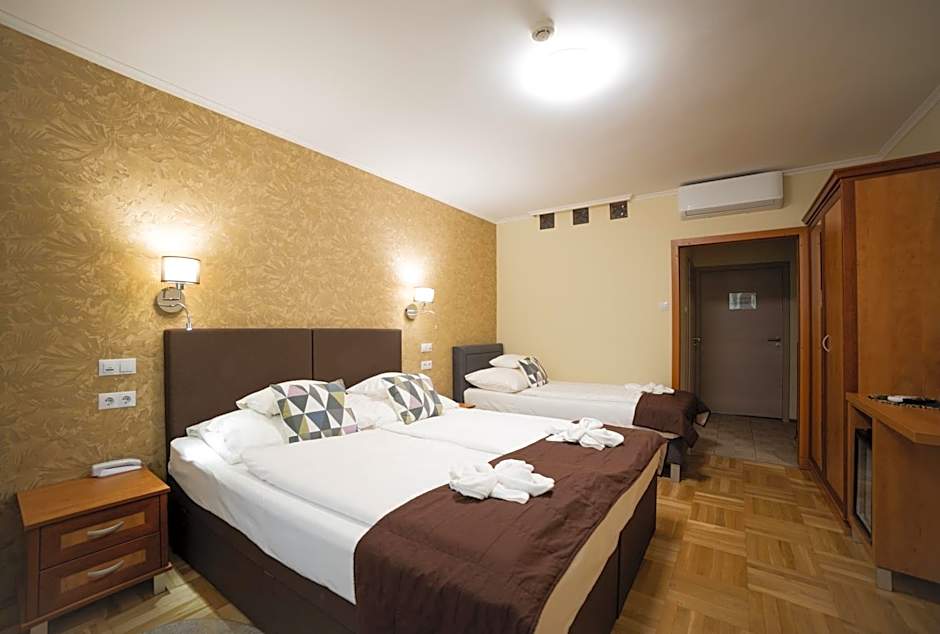 Dóm Hotel