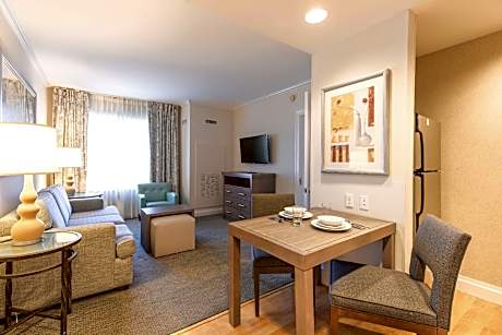 1 Kng/2qn Mobility/hearing Access Tub Ste Nsmk