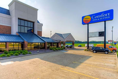 Comfort Inn & Suites Evansville Airport