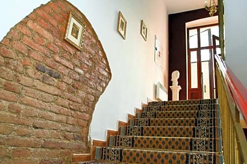 King Charles Boutique Residence