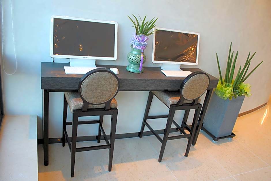 Geoje Artnouveau Suite Hotel