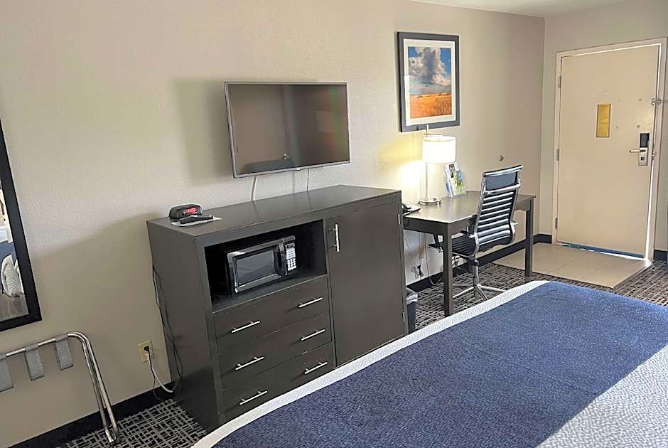 Days Inn by Wyndham Grove