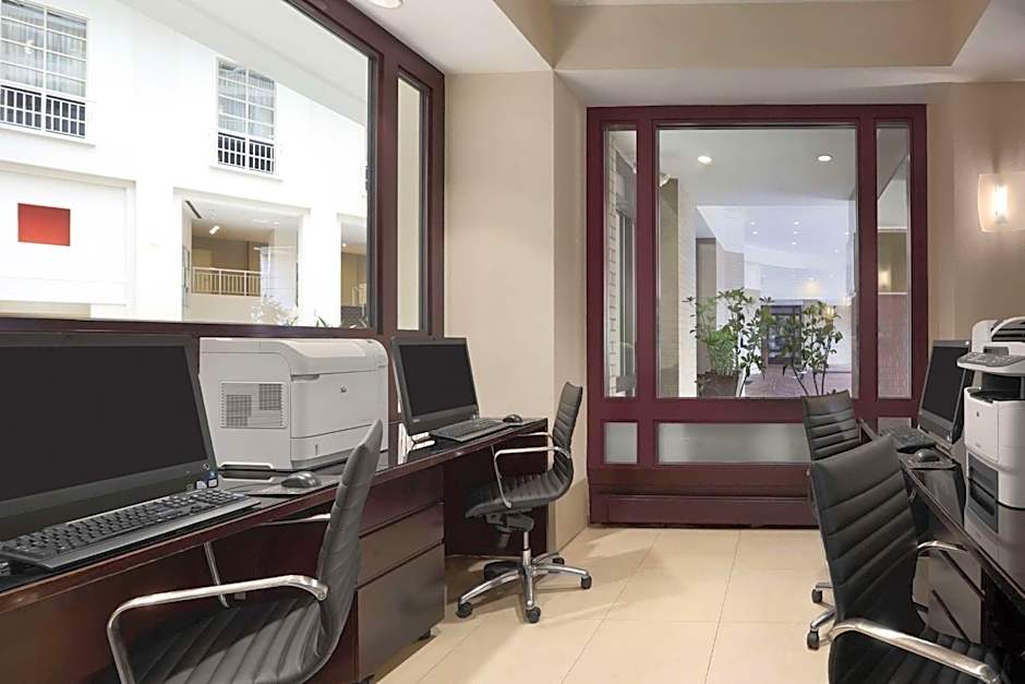 Embassy Suites By Hilton Hotel Alexandria-Old Town