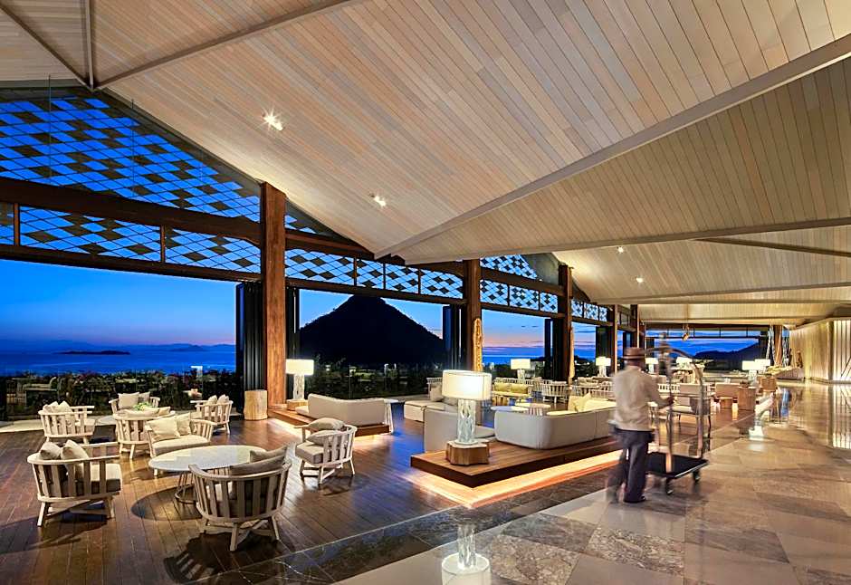 AYANA Komodo Waecicu Beach