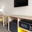 Days Inn & Suites by Wyndham Albany