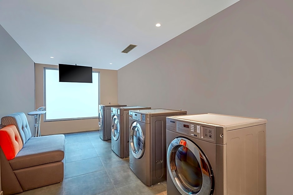 Holiday Inn Express Bengaluru Bommasandra By IHG