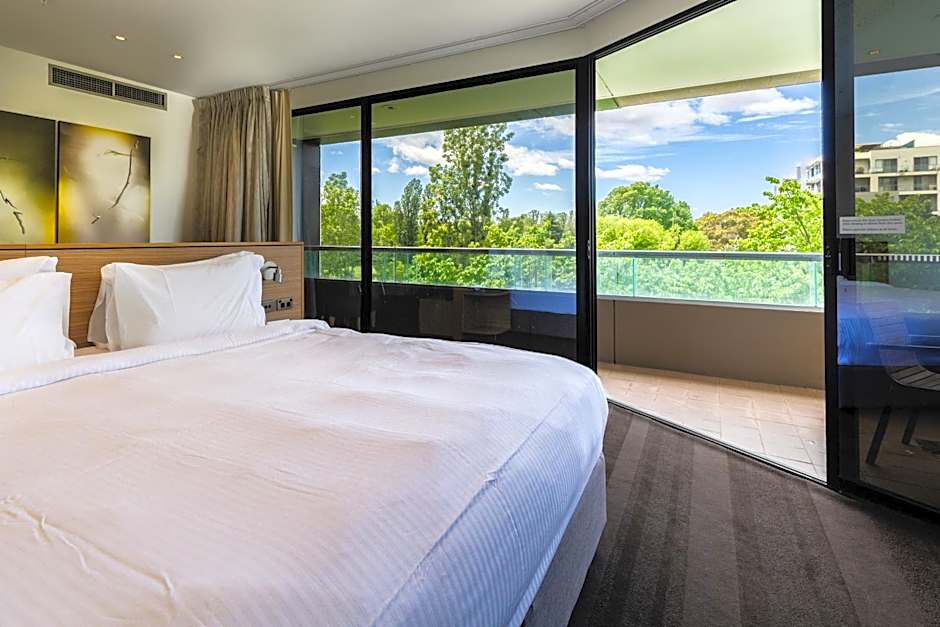 Crowne Plaza Canberra By IHG