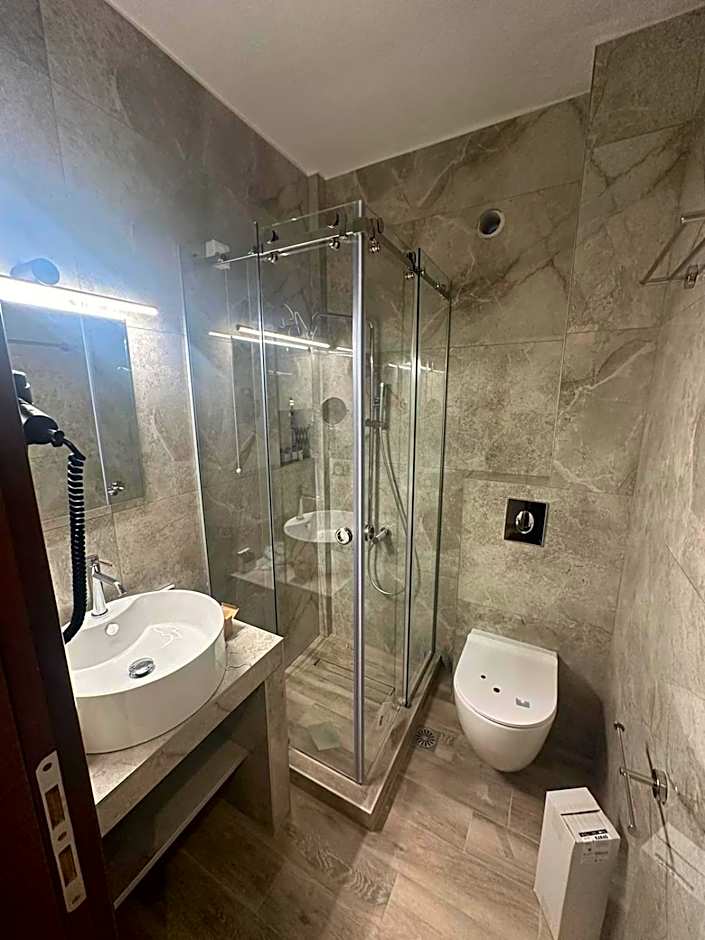 Meliton Inn Hotel & Suites by the beach