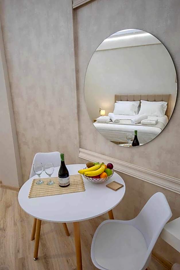 Golden City Center Suites