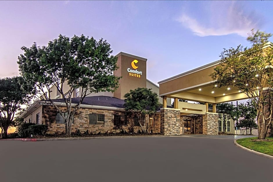 Comfort Suites NW Dallas Near Love Field