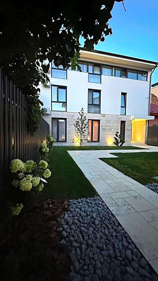 Bloom Downtown Suites