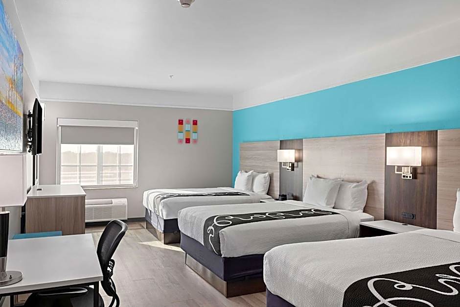 La Quinta Inn & Suites by Wyndham Raymondville
