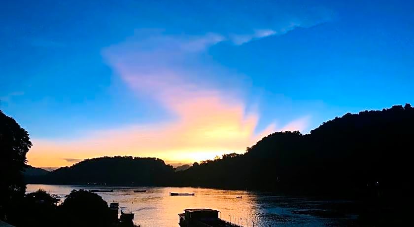 Villa Phonethip Mekong Riverside