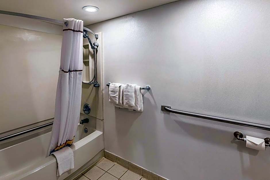 Quality Inn University