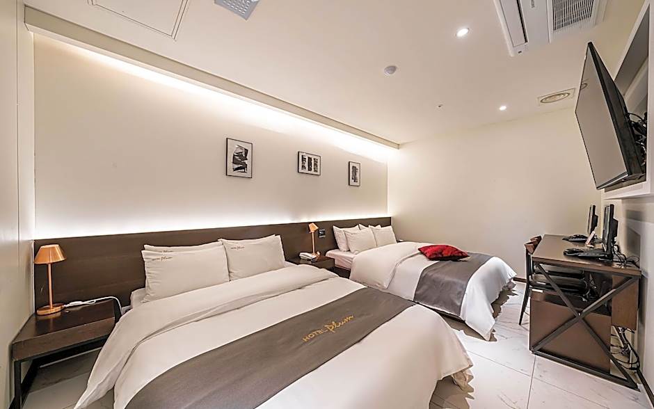 Plum Hotel