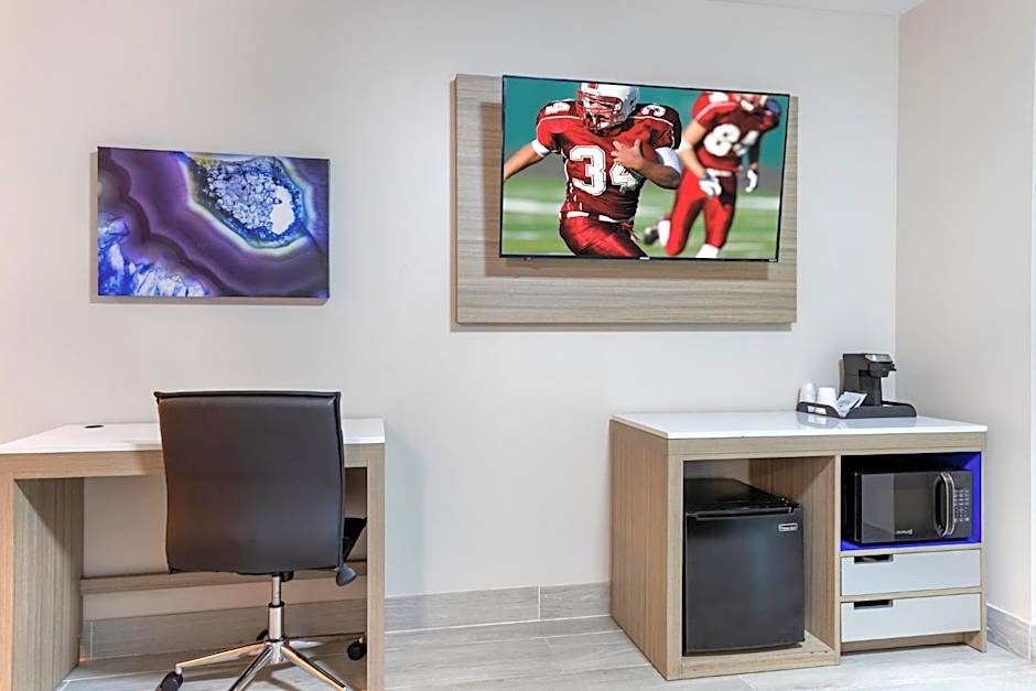 Red Roof PLUS Brooklyn - Flatbush Ave