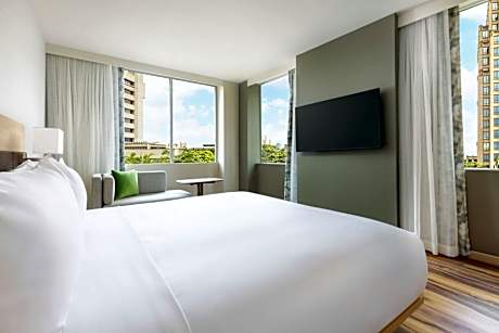 Larger King Guestroom, Larger Guest Room, 1 King, City View