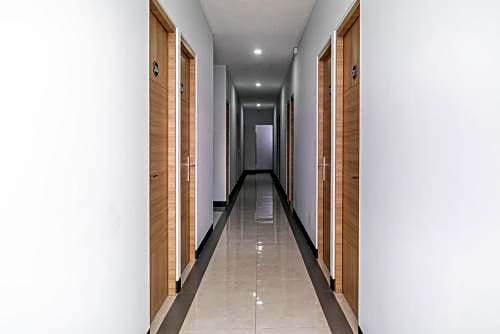 RedDoorz near Lippo Mall Puri