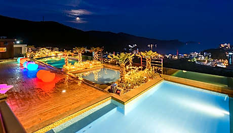 Friemily Pool Villa & Hotel