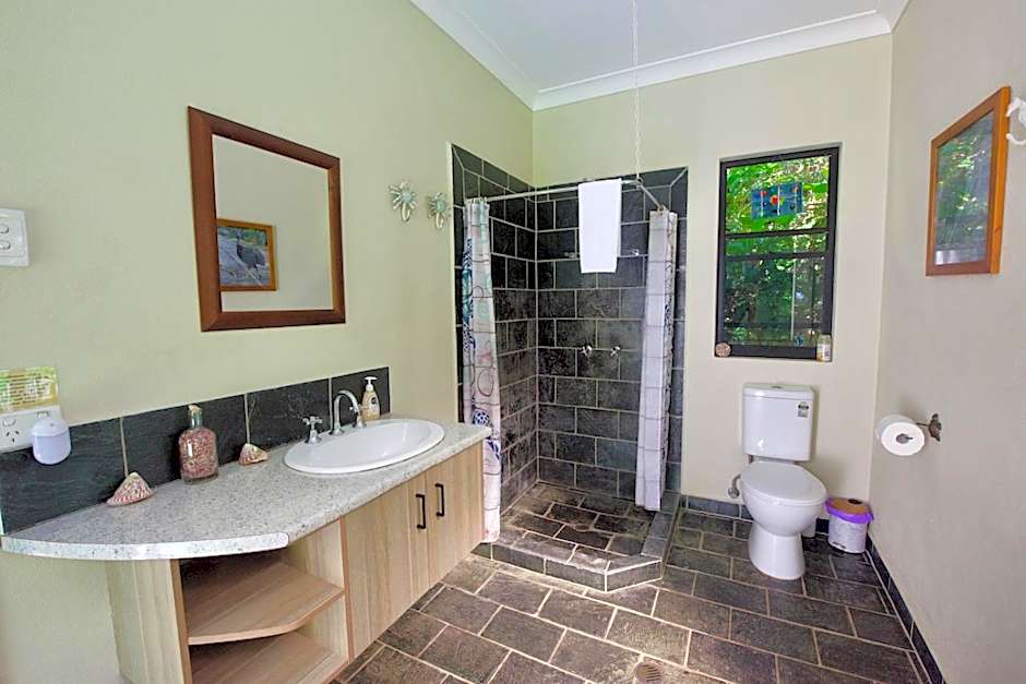 Thornton Beach Bungalows Daintree