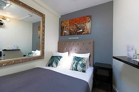 Twin Room with Shared Bathroom