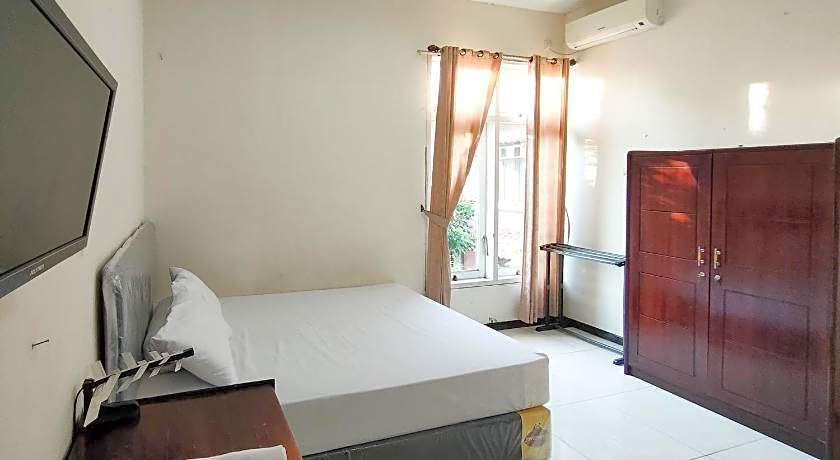 Hasana Guest House Syariah near Royal Plaza RedPartner