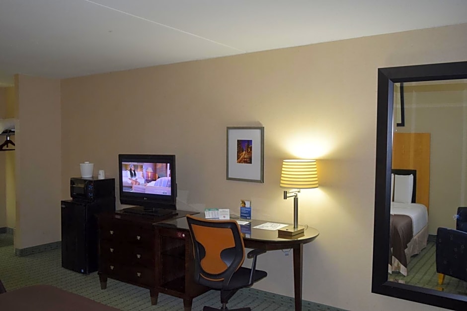 Landmark Inn